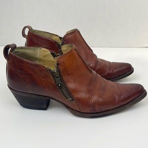 Frye Sasha Moto Shootie Size 8.5 Brown Leather